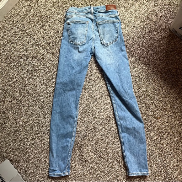 Zara High Waisted Light Wash Ankle Skinny Jeans - Picture 3 of 4